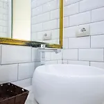 Center Modern App - The Nest *